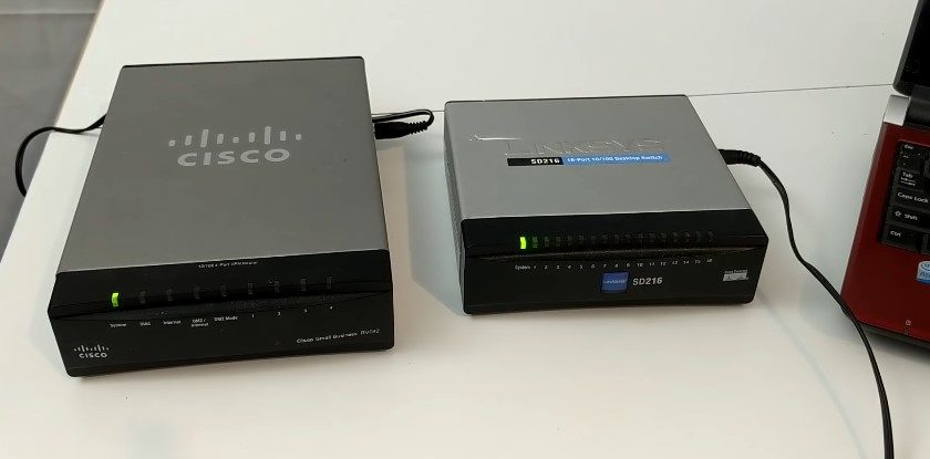 Difference Between A Router And a Switch